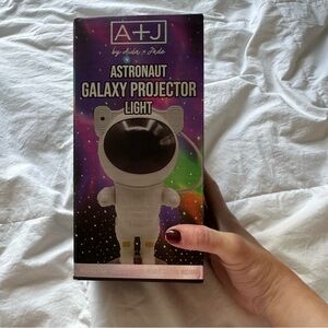 Astronaut galaxy projector night light